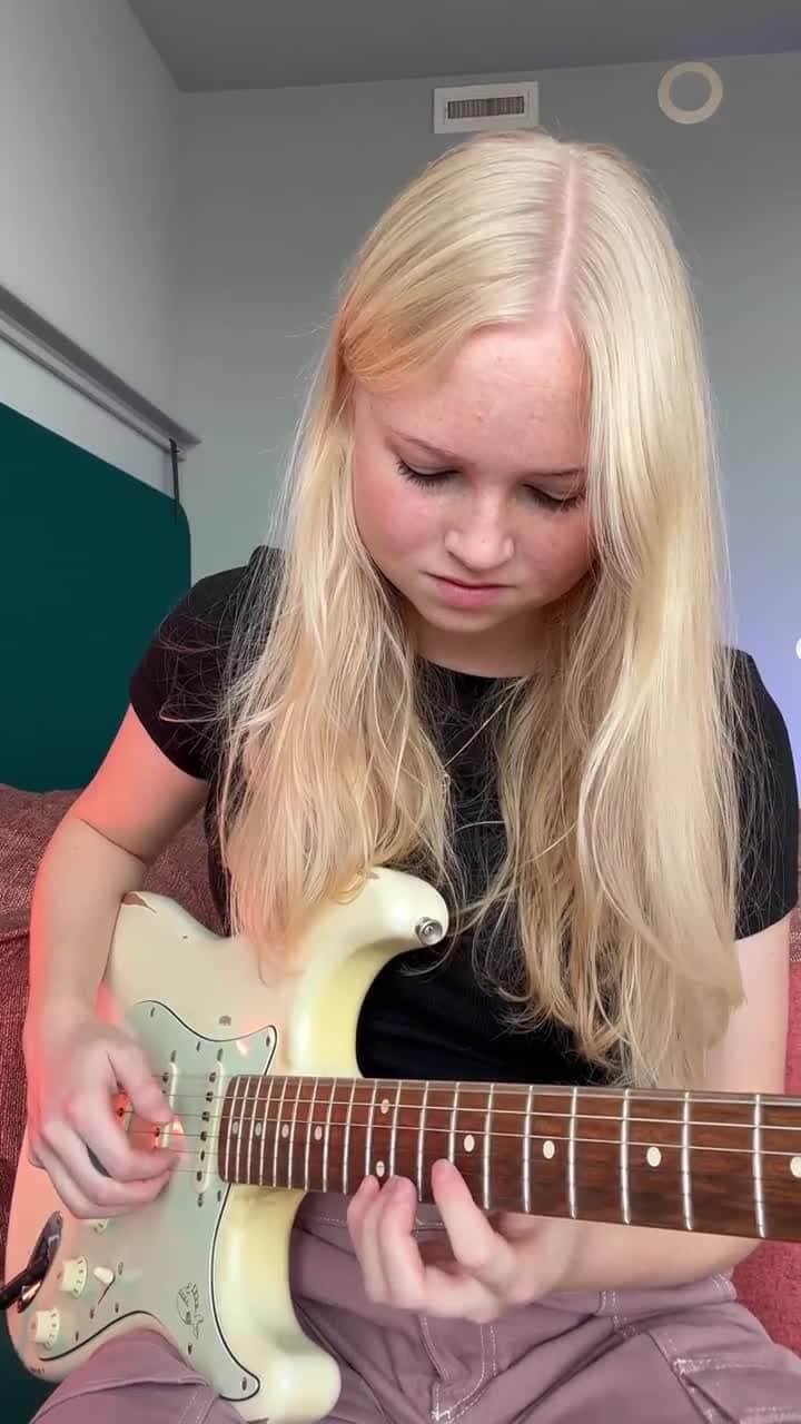 Fender Guitarのインスタグラム：「We can't stop listening to these sweet melodies by @juliette_vw_music on her Strat. ✨ Share your videos with #FenderFeature for a chance to be featured next.」