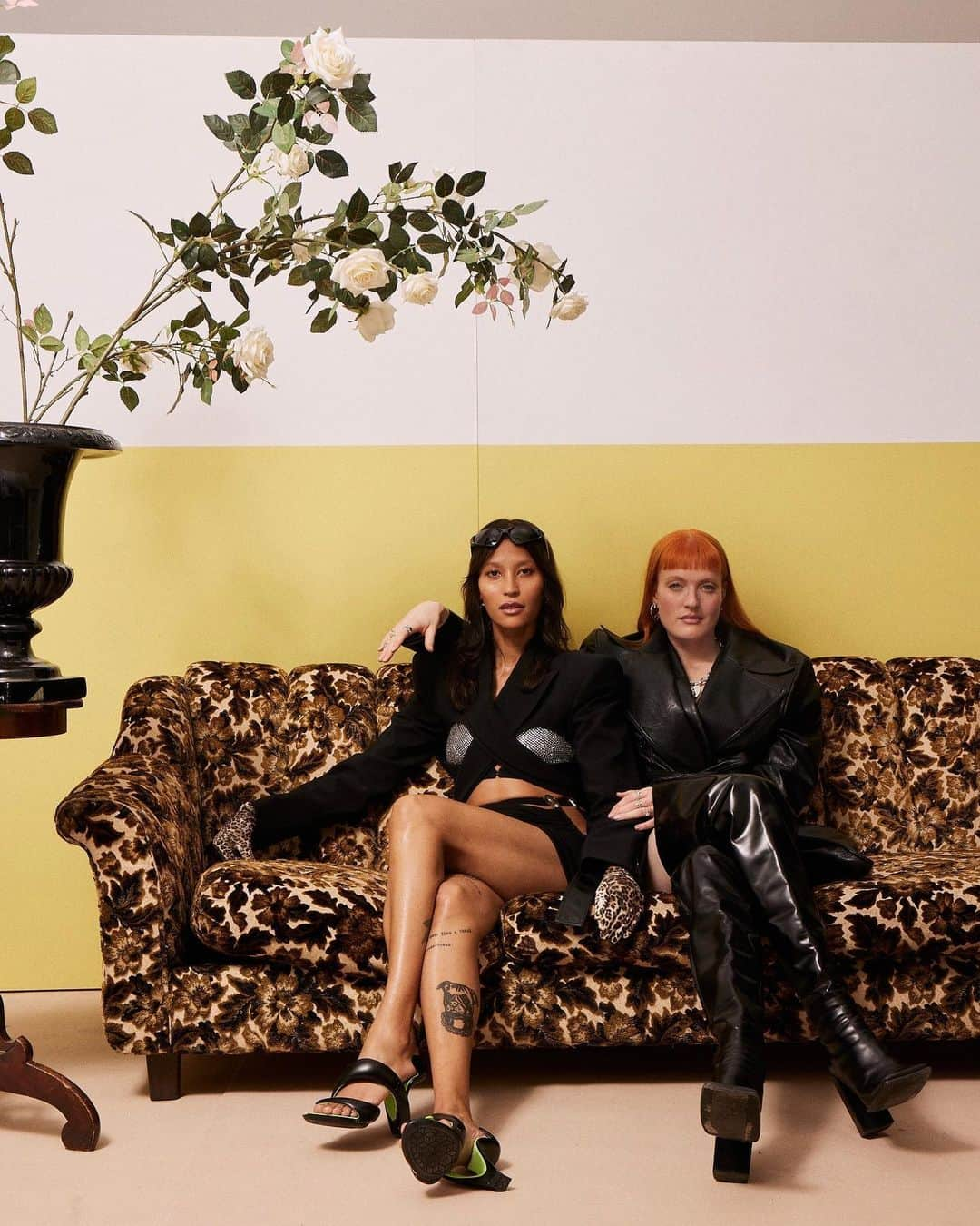 アイコナ・ポップさんのインスタグラム写真 - (アイコナ・ポップInstagram)「the #IconaPop girlies have returned with remixes & a new single on the ~deluxe~ edition of their latest album ‘Club Romantech,’ now streaming on #YouTubeMusic」12月4日 2時00分 - iconapop