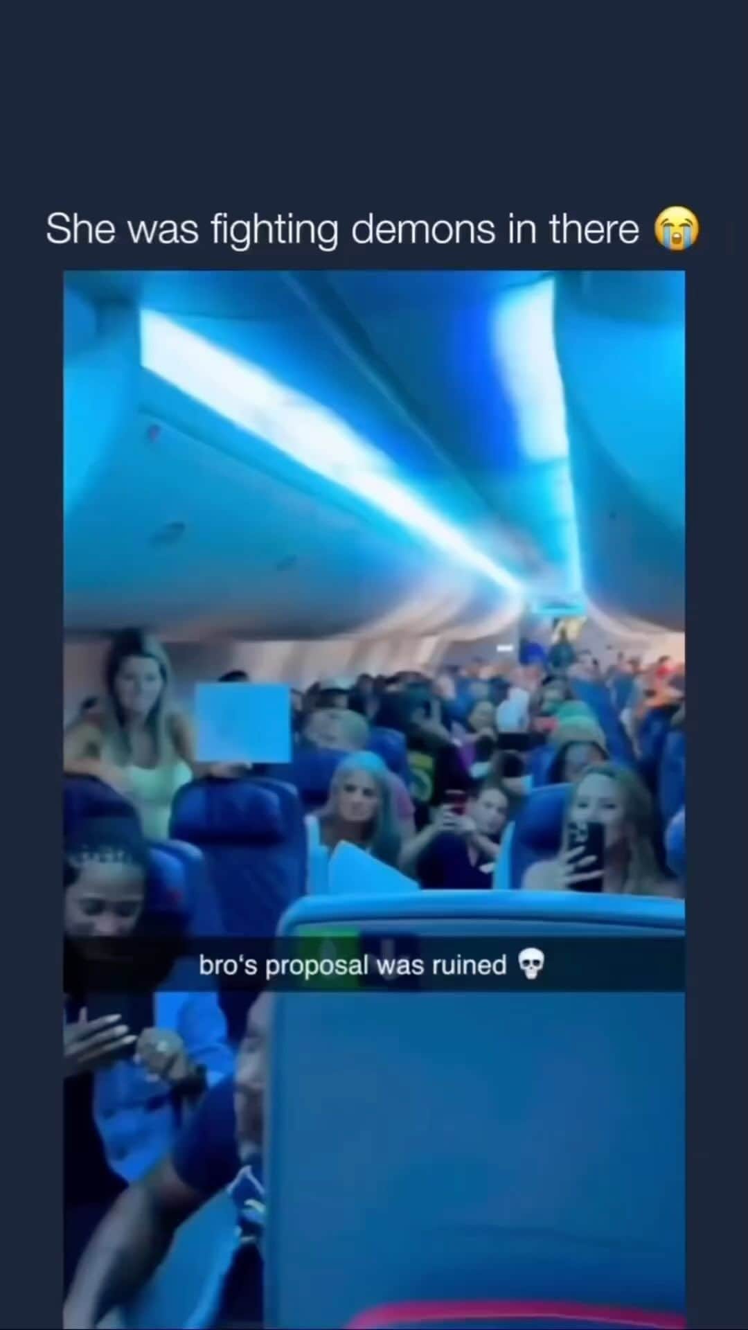 WEDDING APPARELのインスタグラム：「The problem is.. everyone recorded that moment😬😭 Comment below your reaction if it were you😅  #proposal #proposalvideo #proposalfail #weddingfail #caughtoncam #memes #flights #surpriseproposal DM for credits/removal」