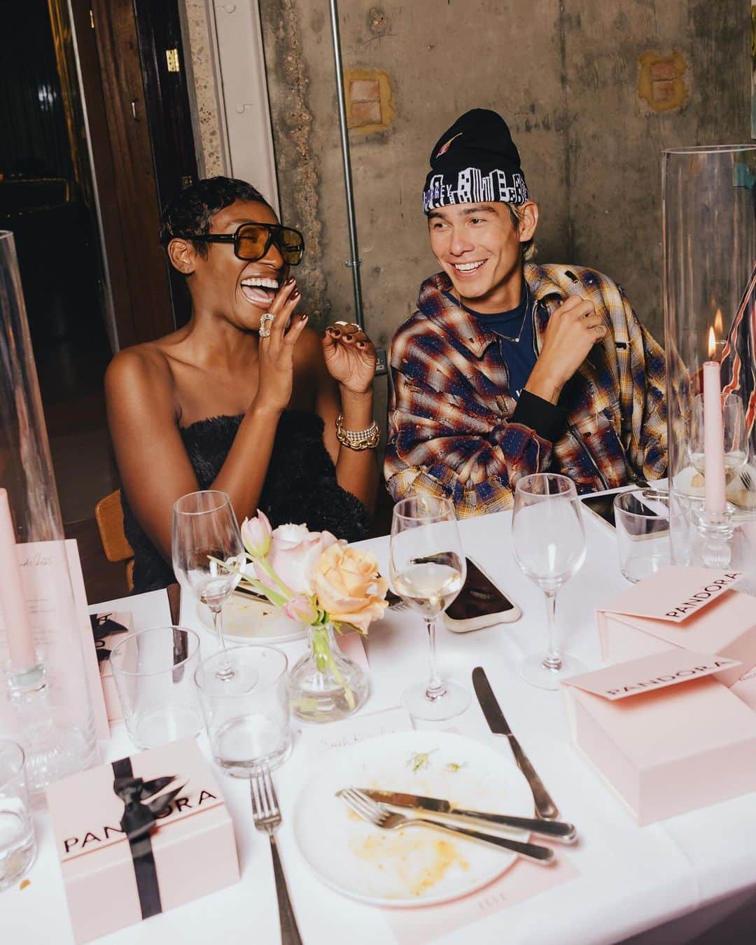 PANDORAさんのインスタグラム写真 - (PANDORAInstagram)「In anticipation of The #FashionAwards 2023 presented by @theofficialpandora, taking place on Monday 4th December, we celebrated the Pandora Leader of Change Recipient, #MichaelaCoel alongside @elleuk at an intimate lunch in London.   Honouring Coel for her screenwriting, acting and filmmaking, which consistently challenges the status quo and wholeheartedly centres around the female perspective and experience, the Pandora Leader of Change Award, which will be presented to Coel by global Pandora ambassador @PamelaAnderson at #TFA, celebrates a person who leads with innovation to create positive change globally.  The event recognised Coel’s alignment to these principles, with attendees including press, opinion formers and industry leaders from the #BFCCommunity including Pandora Ambassador @AshleyPark, and friends of the brand @PreciousLee, @EvanMock, @claraamfo and @pessiedu among others.  Stay tuned for all the updates from #TFA 2023.  #FashionAwards #TFA #Pandora」12月4日 2時32分 - theofficialpandora