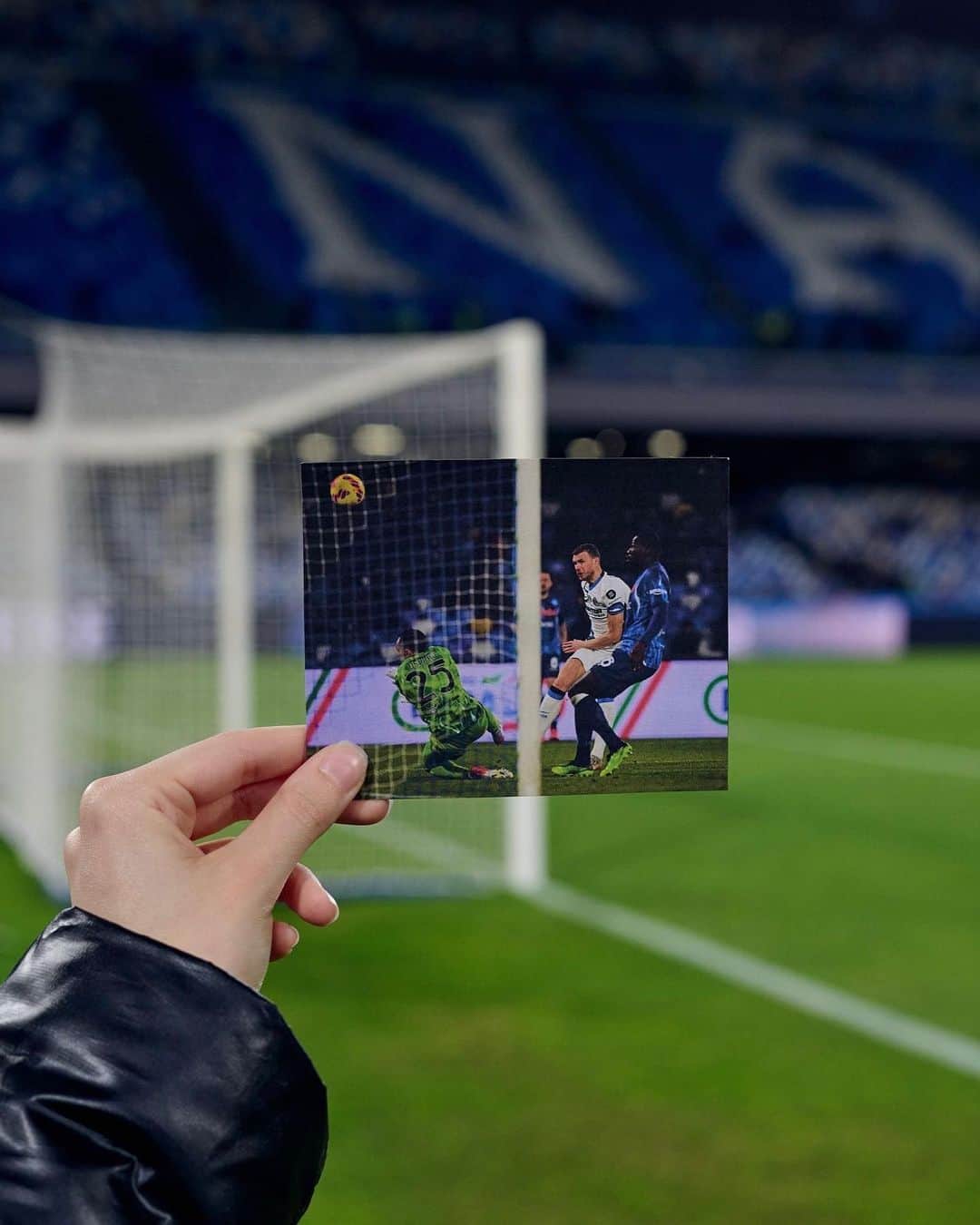 インテルナツィオナーレ・ミラノのインスタグラム：「A frame from the past 🖼️   #ForzaInter #NapoliInter」