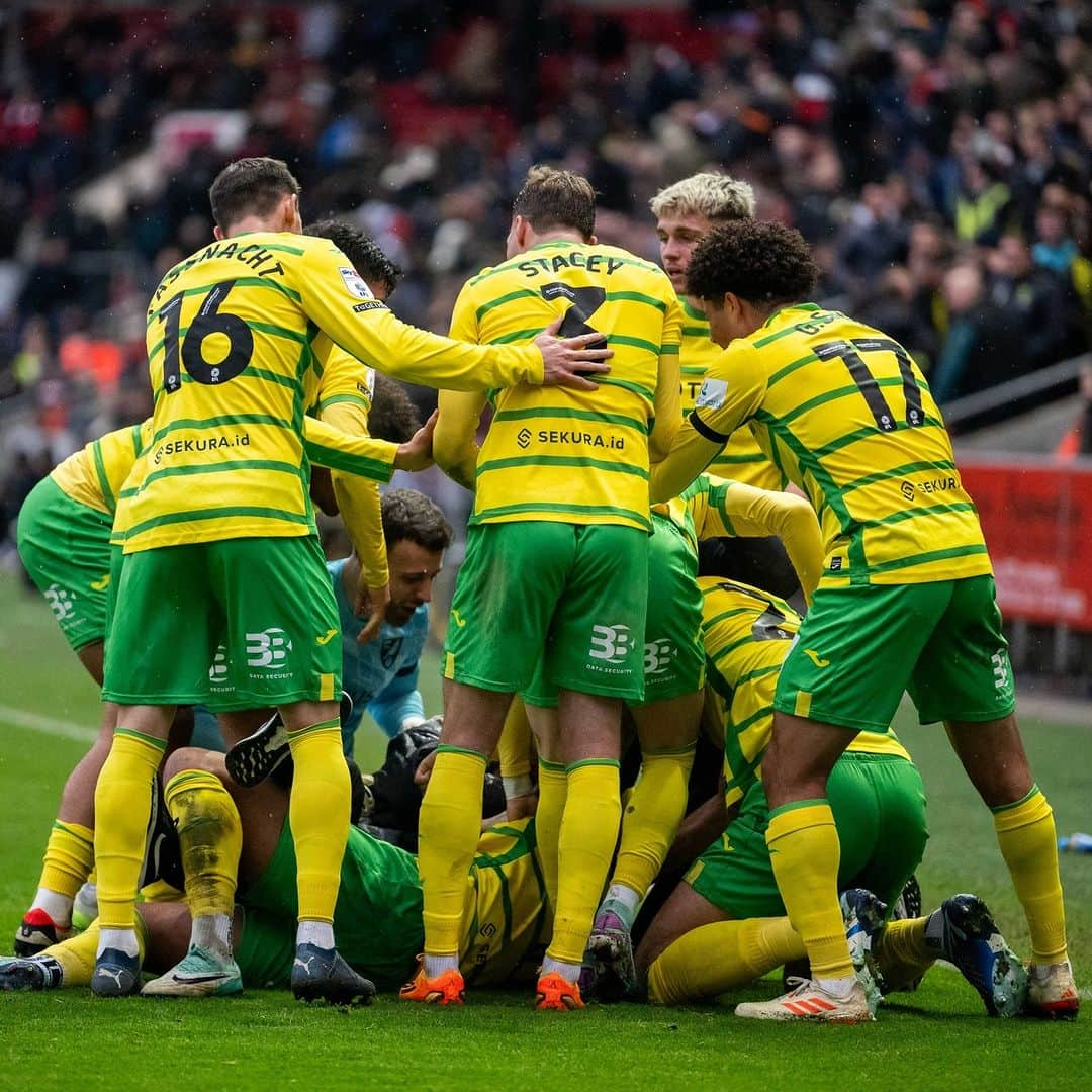 ノリッジ・シティFCさんのインスタグラム写真 - (ノリッジ・シティFCInstagram)「Last-minute wins >」12月4日 3時07分 - norwichcityfc