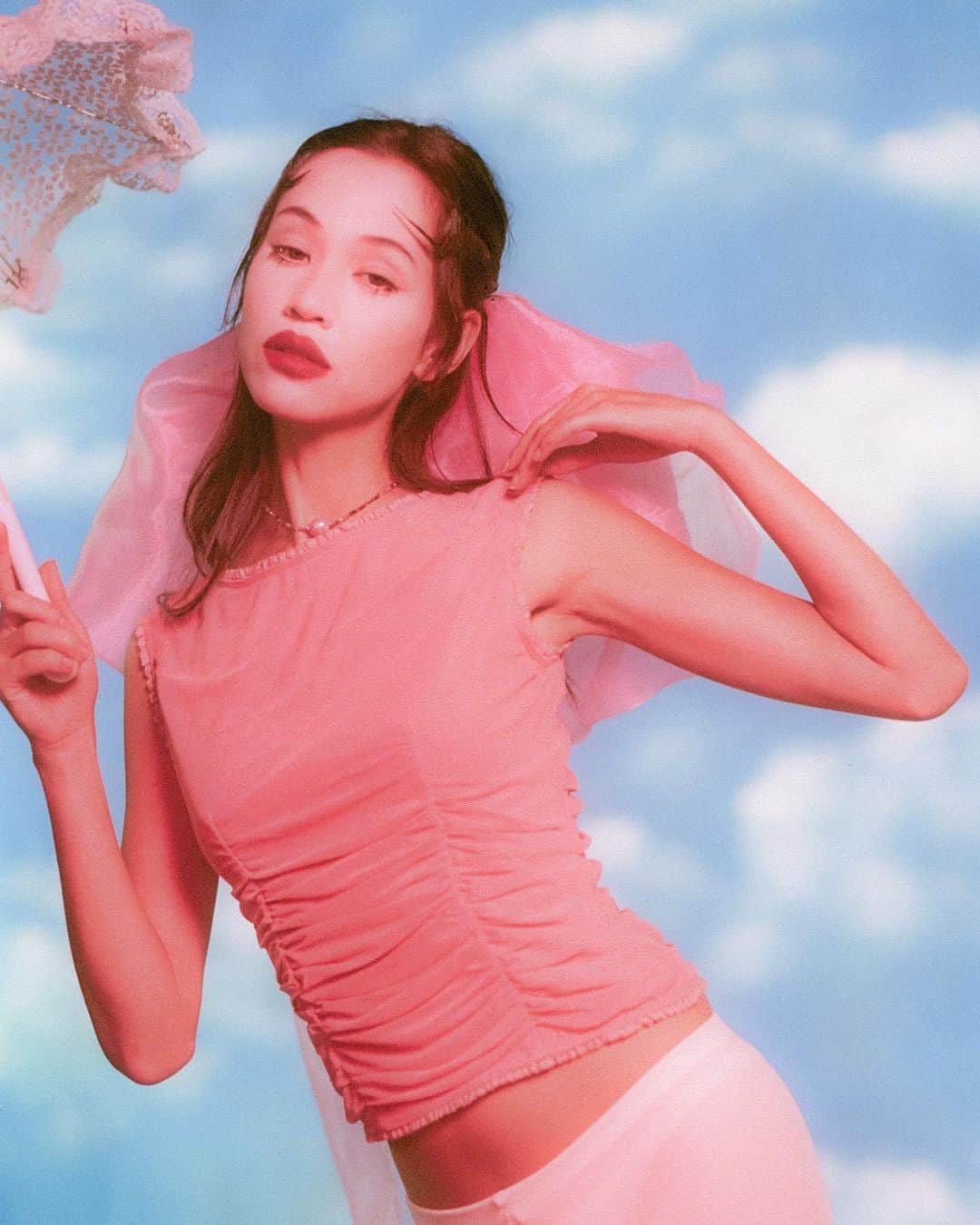 UNIFのインスタグラム：「Aura Top <3 @i_am_kiko  Hair: @jennaleeartistry  Makeup: @becomingeden」