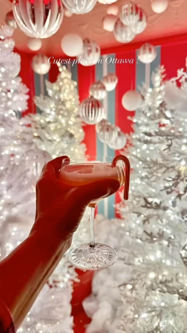 Instagramersのインスタグラム：「Preparing Christmas time with @igersottawa   Here’s a must try Christmas pop up, Elf’s Pub @fairmontlaurier open now till January 1st. Be transported into this wonderful Candyland!  Who’s been? This is definitely on our must try list of holiday fun and festive Cheer! Thanks for sharing your great reel with us @boubikes ✨️🍭✨️🍭✨️  Happy weekend!  🔹🔹🔹🔹🔹🔹🔹🔹🔹🔹🔹🔹 Congratulations to  @boubikes Selected by @celine.in.the.city 🔸#igersottawa 🔸@igersottawa 🔹🔹 🔹🔹🔹🔹🔹🔹🔹🔹🔹🔹 🔹  We encourage you to both tag and check #igersottawa and #MyOttawa. Discover, and be discovered!  #IGOTT_boubikes 🔹🔹🔹🔹🔹🔹🔹🔹🔹🔹🔹 🔹 🔹 #igerstube #igers」