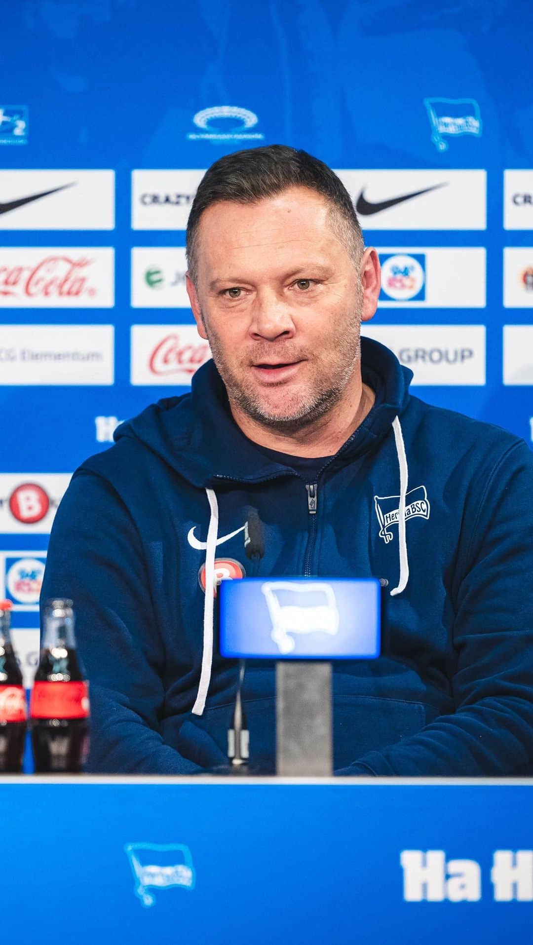 ヘルタ・ベルリンのインスタグラム：「Das Fazit von unserem Coach nach dem Heimsieg gegen die @svelversberg. 🎙️  #BSCELV #HaHoHe」