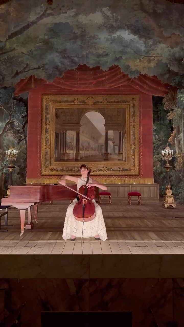 My Little Parisのインスタグラム：「Quand @camillethomascellist et @julienbrocal envoûtent l’intime et presque inaccessible Théâtre de la Reine du @chateauversailles   🇬🇧: When @camillethomascellist and @julienbrocal enchant the intimate and almost inaccessible Théâtre de la Reine at @chateauversailles   (📸: @raphaelmetivet )」