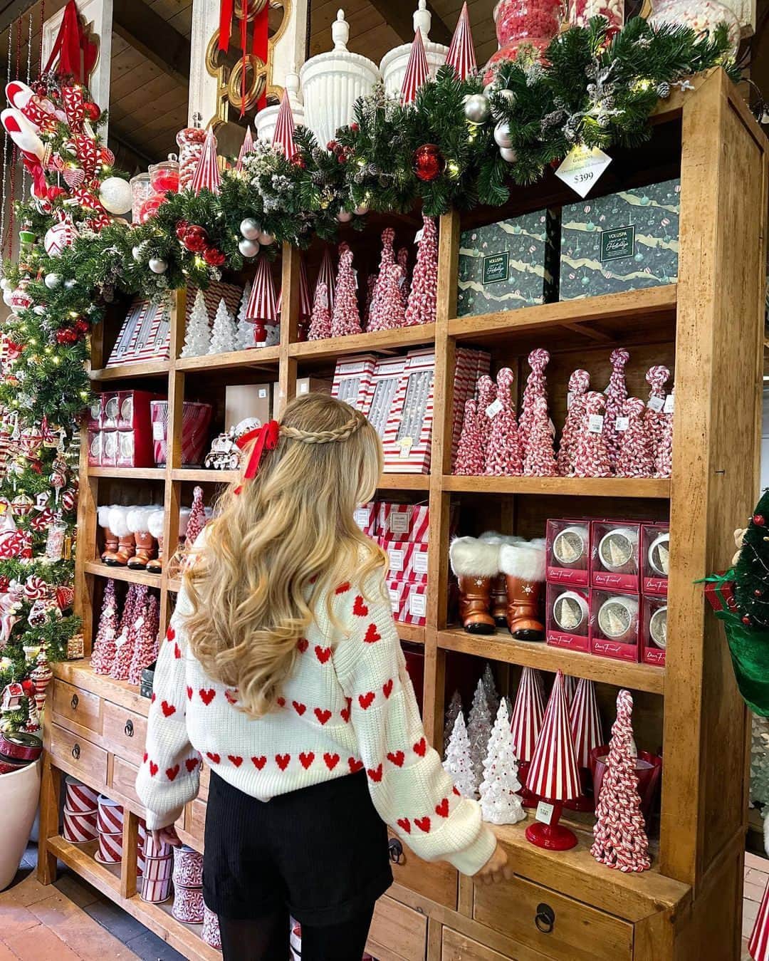 Beginning Boutiqueのインスタグラム：「Christmas in a photo 🎄🤍 Angel @solarpowered_blonde wears our Lovey Red Heart Stripe Jumper! Almost gone! Don't miss out angels 🫶🏼」