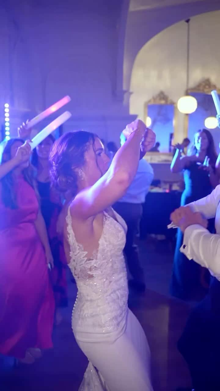 WEDDING APPARELのインスタグラム：「Bet that wedding was lit🔥💃🏻 #Weddings #weddingday #weddingdance #weddingfun #DanceFloor #weddingvideos #weddingreels #brideandgroom #dancepartner #lifepartner  Credits @wildandroam.co」