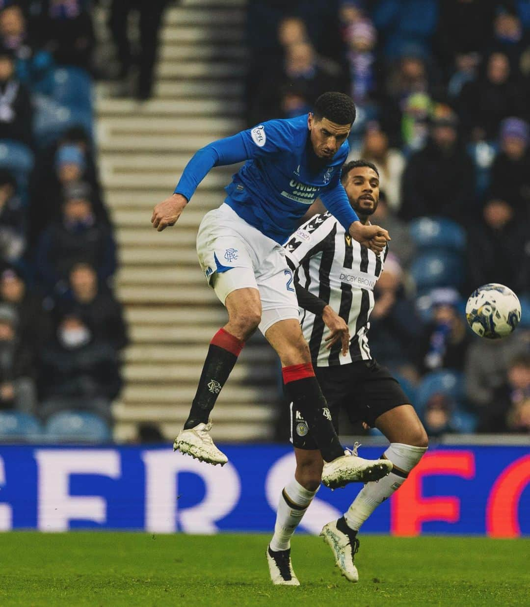 レオン・バログンさんのインスタグラム写真 - (レオン・バログンInstagram)「Some things will never change - loved playing in front of you at Ibrox again. Clean sheet & 3 points make it a perfect Sunday @rangersfc 🇬🇧」12月4日 4時41分 - leonbalogun