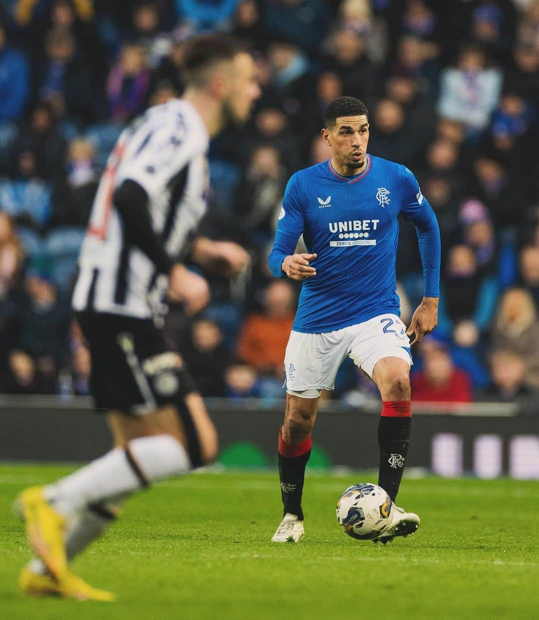 レオン・バログンさんのインスタグラム写真 - (レオン・バログンInstagram)「Some things will never change - loved playing in front of you at Ibrox again. Clean sheet & 3 points make it a perfect Sunday @rangersfc 🇬🇧」12月4日 4時41分 - leonbalogun