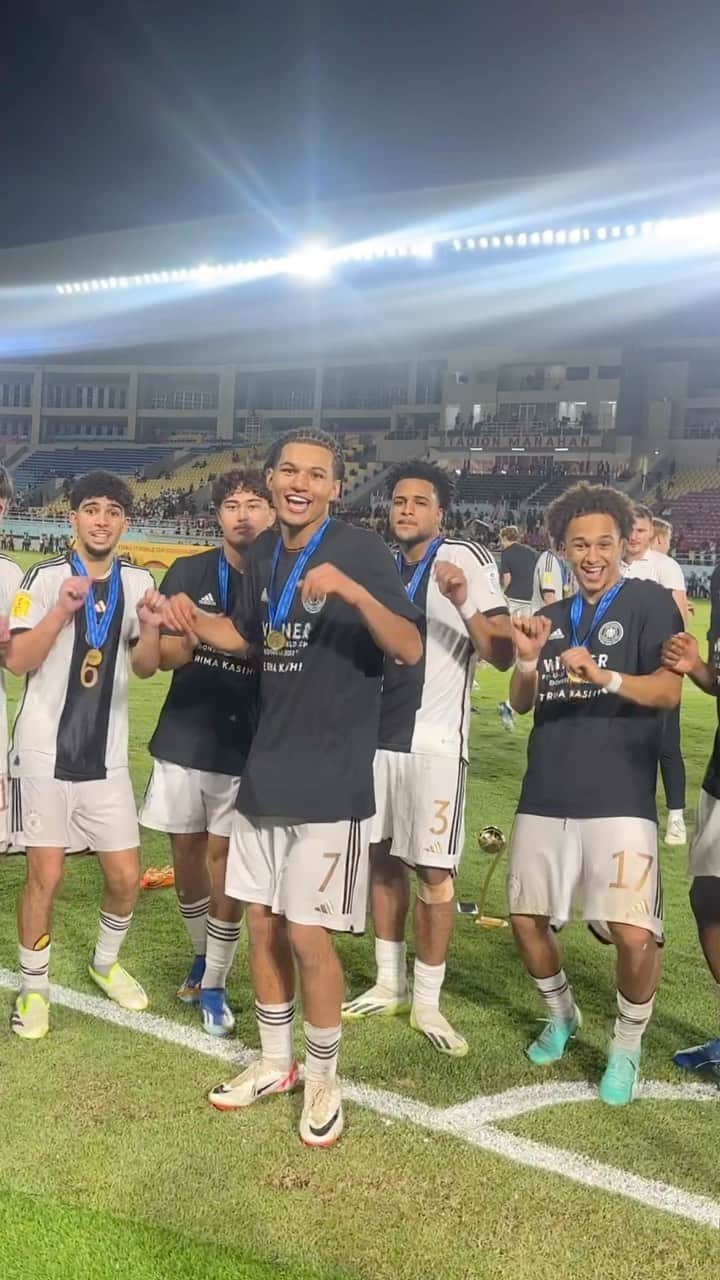 のインスタグラム：「Germany’s starboys are WORLD CHAMPIONS 🏆🇩🇪 #U17WC」