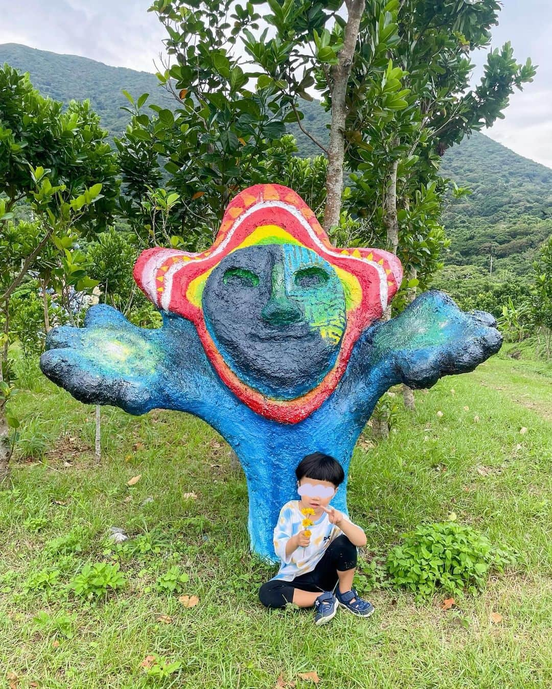 吉田夏海さんのインスタグラム写真 - (吉田夏海Instagram)「石垣島の思い出☀️  ここなんと無料でシーサーが楽しめちゃう場所なんだ🤭  カラフルなシーサーたちがとても可愛かったよ🌈  #石垣島 #沖縄 #石垣島旅行 #シーサー」12月18日 17時42分 - natsumiiiiiiiiiii