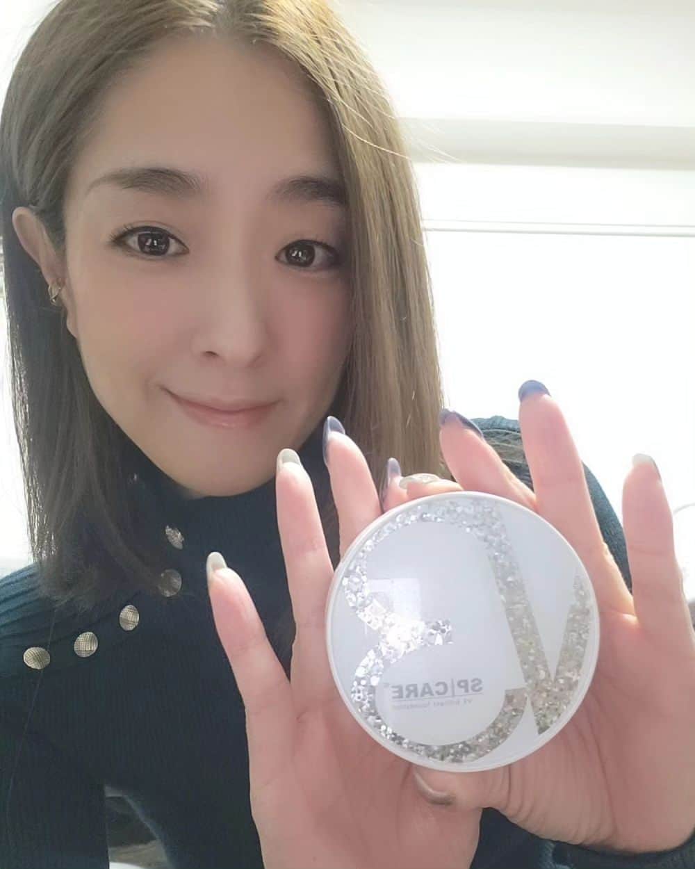 芽夢ちさとさんのインスタグラム写真 - (芽夢ちさとInstagram)「最近の愛用品💕  このファンデーション✨ダイアモンド水が入っていて、リフトアップしながら❤️肌の調子を整えながら❤️と言うものらしいです😃💕  何だか惹かれて買ってみました～😆💕✨  #ファンデーション #太田プロダクション #奈良市観光大使 #芽夢ちさと」12月18日 17時59分 - memuchisato