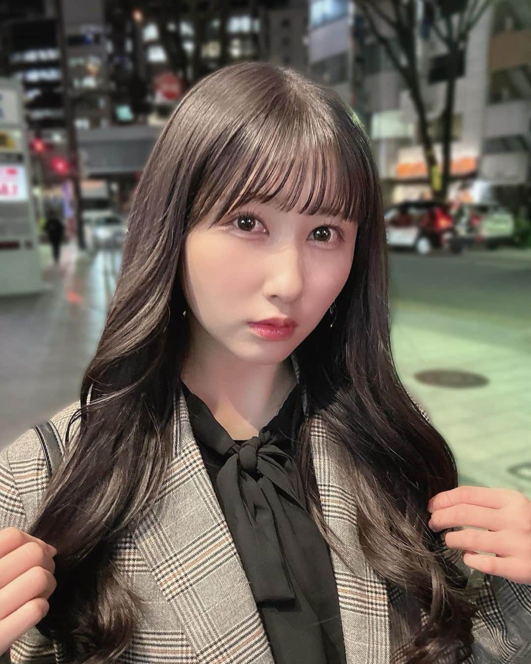 山本杏奈さんのインスタグラム写真 - (山本杏奈Instagram)「𓂃𓈒𓏸  美容室いってきました🤍 ⸝꙳ （ @masaki_wistell ）  久しぶりにエクステつけたよ いつもエクステがなじみすぎて感動してるの🥺  カラーはいつも透明感ましましを イメージしてお願いしてます🫥☁️」12月18日 19時17分 - yamamoto_anna_