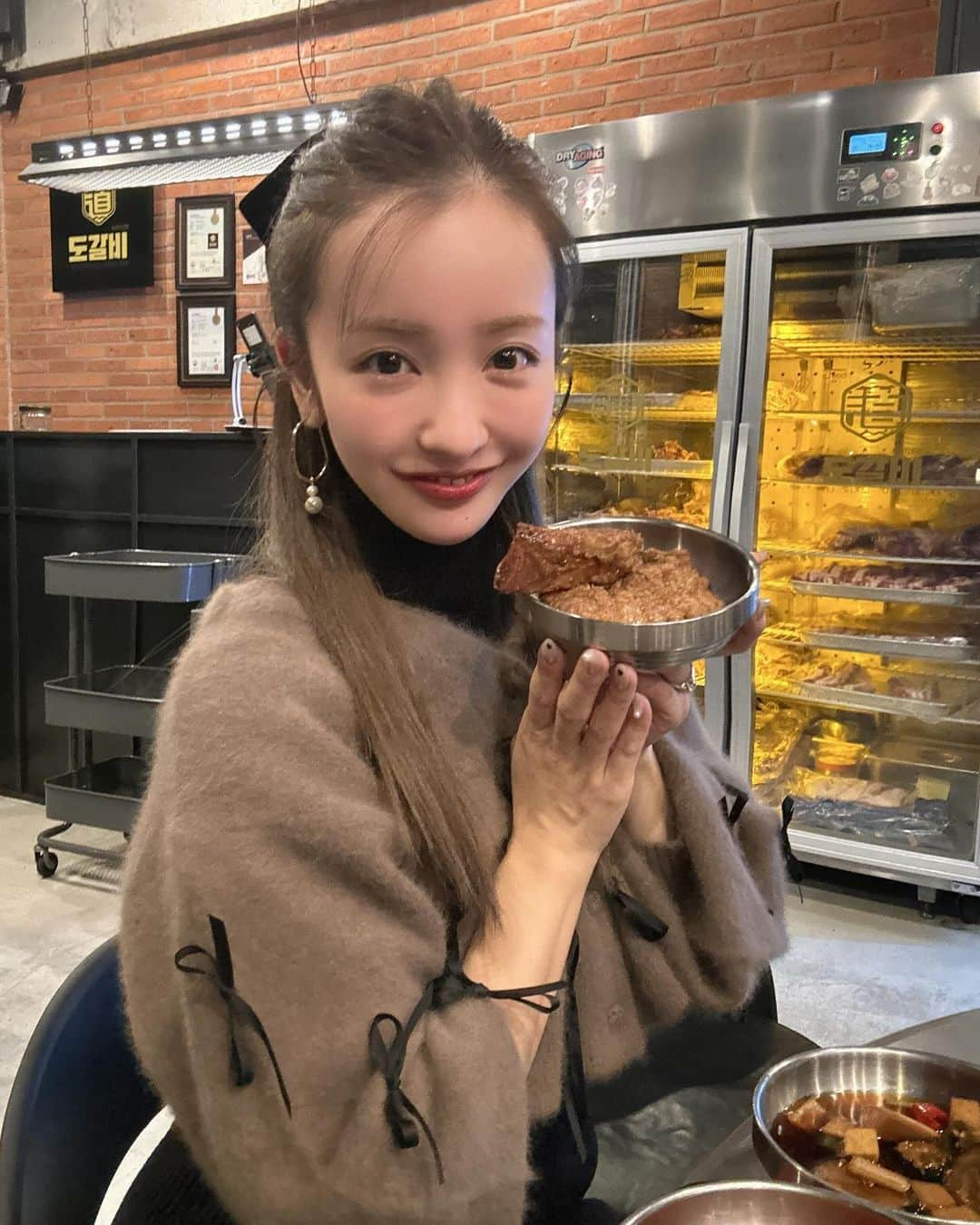 板野友美さんのインスタグラム写真 - (板野友美Instagram)「サムギョプサル美味しかった🤤💕」12月18日 19時19分 - tomo.i_0703