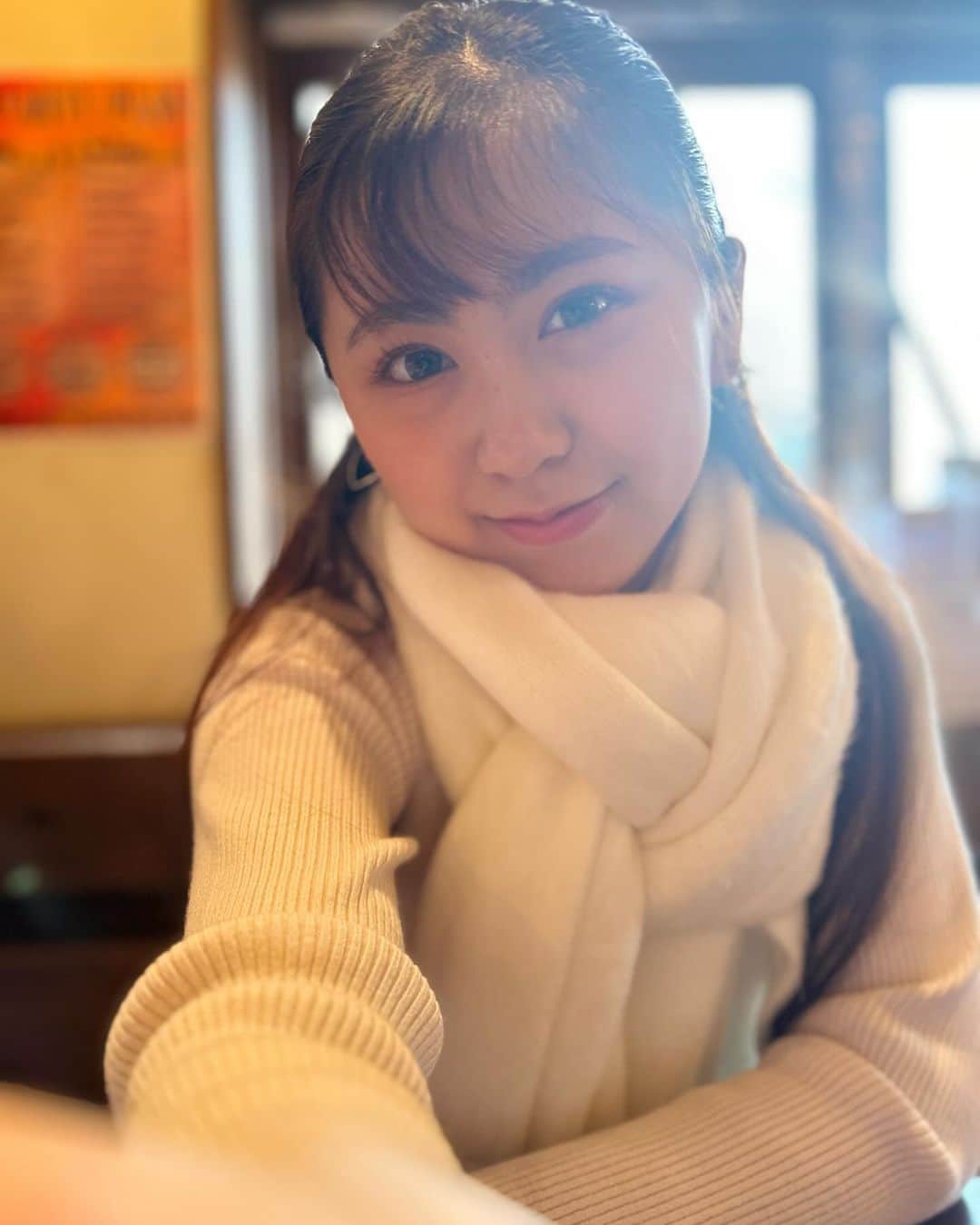 須田理夏子のインスタグラム：「・ ・ ・ ほっぺたについてるよ？  #彼女とデートなうに使っていいよ  #笑顔  #photo #photography #followｍe  #fashion  #ポニーテール  #おしゃれさんと繋がりたい  #おしゃれ  #ホワイト  #WHITE  #ホワイトコーデ  #低身長コーデ  #02」