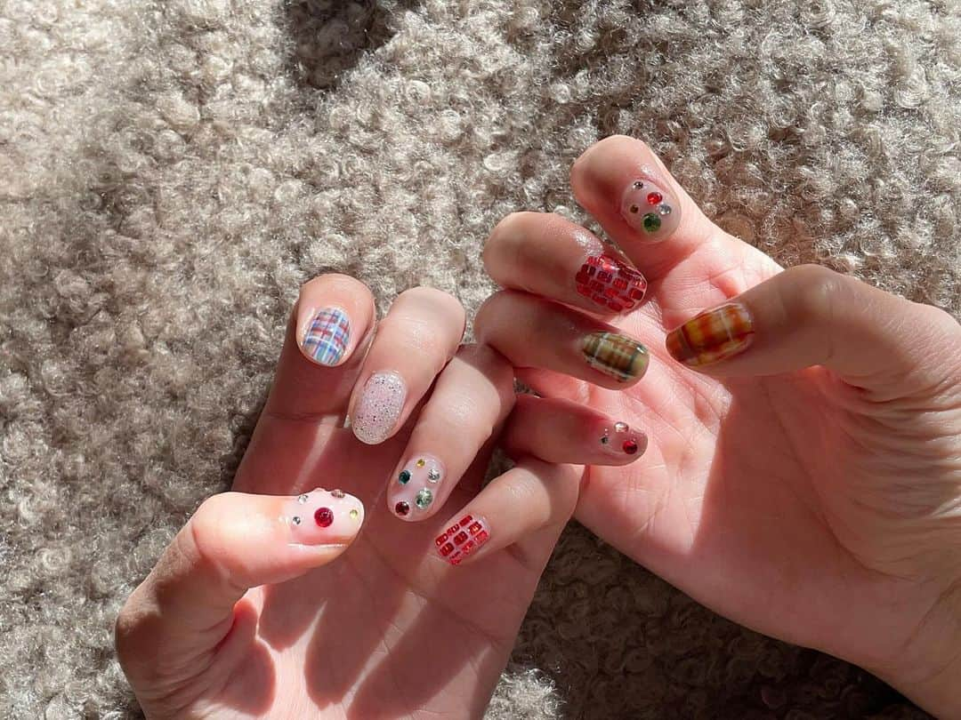 永田レイナのインスタグラム：「めっかわクリスマスネイル🎄  #reinailstagram  #selfnail #セルフネイル #クリスマスネイル」