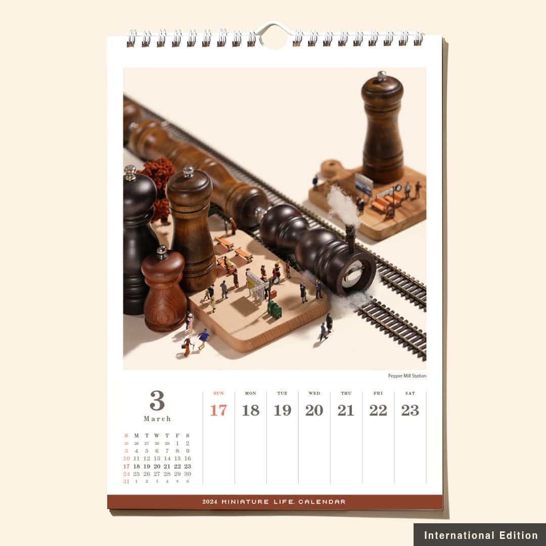 田中達也さんのインスタグラム写真 - (田中達也Instagram)「Only a few days left of this year. Are you ready for next year's calendar? ⠀ 今年も残りわずか、 来年のカレンダーの準備はお済みですか？ ⠀ https://miniature-calendar.com/2024calendar」12月18日 21時00分 - tanaka_tatsuya