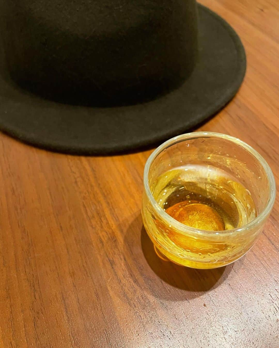 前川泰之さんのインスタグラム写真 - (前川泰之Instagram)「最近ウィスキー🥃がお気に入り。美味しいのをチビっといただいて寝る。  #今日もお疲れ様　#ウィスキー　#寝酒　#ちがいのわかる男　#おやすみなさい  違いのわかるオヤジになりたい。」12月18日 21時25分 - maekawa_yasuyuki_official