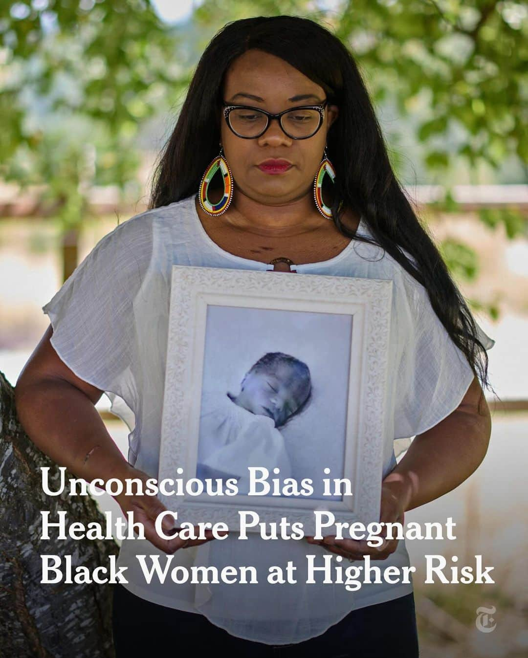 ニューヨーク・タイムズさんのインスタグラム写真 - (ニューヨーク・タイムズInstagram)「Many Black women say that unconscious bias plays a role in pregnancy risks and report that they feel ignored or dismissed by doctors. The consequences can be deadly for mothers and babies.  Black women – who die of pregnancy-related complications at two to three times the rate of white women – report that when they complain of symptoms, medical staff don’t listen and dismiss or downplay concerns. Studies validate Black women’s experiences: Analyses of taped conversations between physicians and patients have found that doctors dominate the conversation more with Black patients and don’t ask as many questions as they do of white patients. In medical notes, doctors are more likely to express skepticism about the symptoms Black patients report.  Hovering over these experiences is the stark reality that Black women have worse pregnancy outcomes, lose more infants in the first year of life and have higher rates of preterm birth and stillbirth, when compared with white women.  Tap the link in our bio to read more about the role unconscious bias plays in Black women’s pregnancy risks. Photos by @chonakasinger, @noraw.jpg, @lnweatherspoon and @jamesestrin」12月18日 22時34分 - nytimes