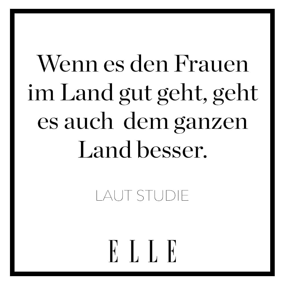 ELLE Germanyのインスタグラム：「Wie geht es Ihnen als Frau in Deutschland? Laut einer aktuellen Umfrage des „Women, Peace and Security Index“ erreicht Deutschland Platz 21 unter den frauenfreundlichsten Ländern – und liegt damit nur einen Platz über den Arabischen Emiraten. Wie kann das sein? Und was machen Länder wie Dänemark (Platz 1!) besser? Jetzt auf Elle.de!  #femaleempowerment #frauenrechte #frauen」