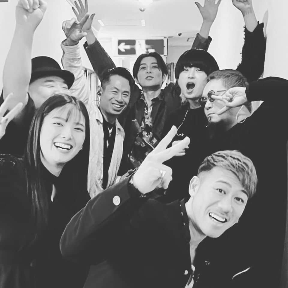 堂珍嘉邦さんのインスタグラム写真 - (堂珍嘉邦Instagram)「FCツアー完走しました☺️ みんなありがとう😉👍️🎶  俺らも楽しかった!!!  来年の１月から始まるツアーでお待ちしてます🎵  #begins #ケミケミ」12月4日 14時18分 - yoshikuni_dohchin_official