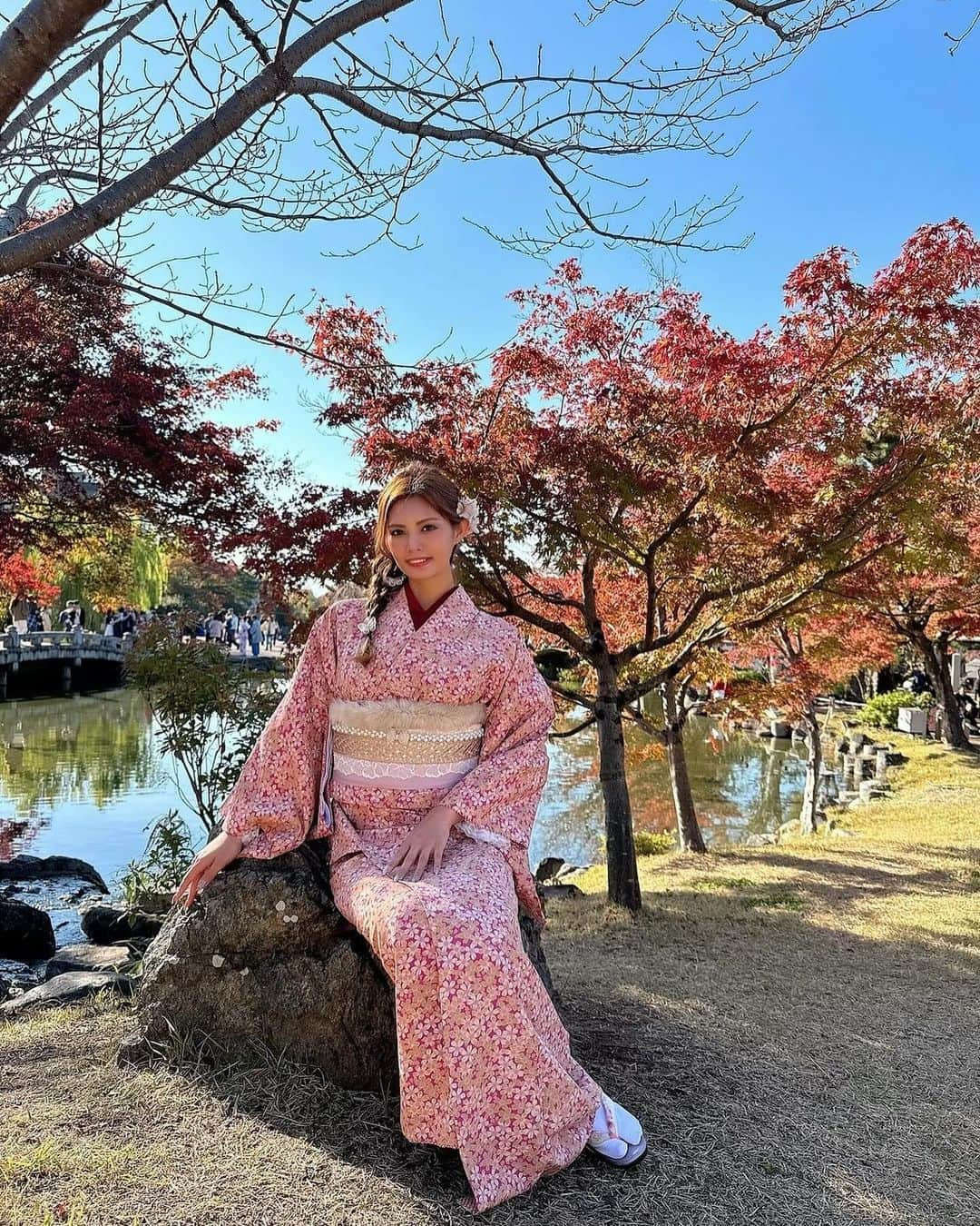 堀えりかさんのインスタグラム写真 - (堀えりかInstagram)「また違う着物👘🍁  この日大きーーーい口内炎出来て上手く笑えないくらい痛かったんだよね🤣w  #京都 #二条城 #二条城ライトアップ #紅葉 #着物 #着物女子 #着物コーデ #おそろコーデ #リンクコーデ #ダレアモデル #堀えりか #erikahori」12月4日 14時38分 - xerikax143