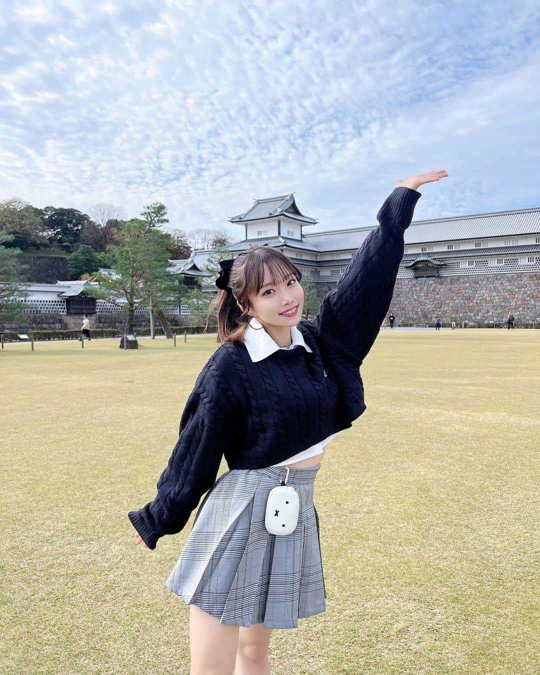 岸みゆのインスタグラム：「金沢城🏯‪🤍 空綺麗だった〜☁⸒⸒☁⸒⸒」