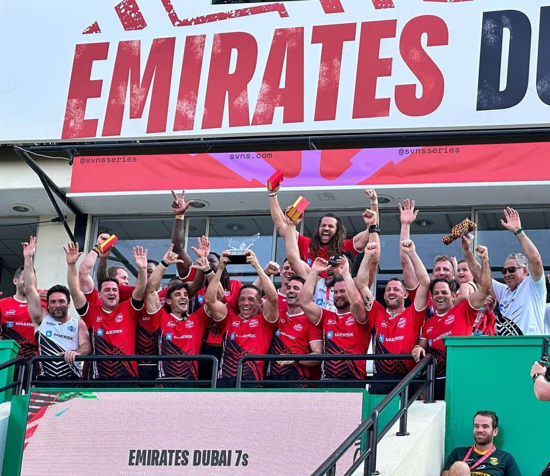 トム・エバンスのインスタグラム：「A Huge win for the @100worldlegends in Dubai💪🏼 So grateful to be apart of such a special group of individuals. On a personal note, to be back playing rugby again was everything to me and a memory that I will not forget 🙏🏼」