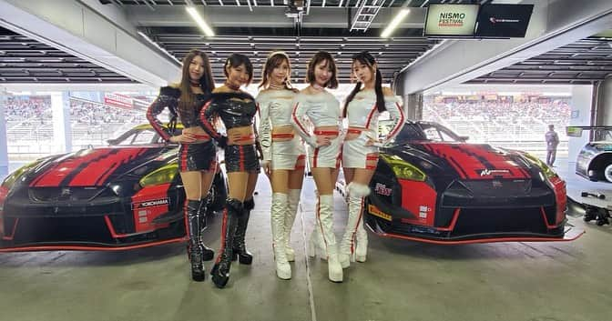 今村知可のインスタグラム：「NISMO フェスティバル2023❣️無事終了しました❣️皆様一年間ありがとうございました♡花束💐もいただき嬉しかったです❣️10年間レースクイーンを続けてきて、NISMOに関わるチーム様でお世話になることが多く、本当に好きな車両、チーム様を応援📣出来て本当に嬉しかったです❣️360号車の今後のご活躍もお祈りしてます❣️皆様引き継ぎNISSAN共々応援をよろしくお願いします❤️  #nismofestival #撮影会モデル #モデル #レースクイーン #runup #rivauxjapan #tomeisports #gtr #carevent #nissan #rq #japanesegirl #asianmodel #model #racequeen #グラビア #instagram #instadaily #insta #followforfollowback」