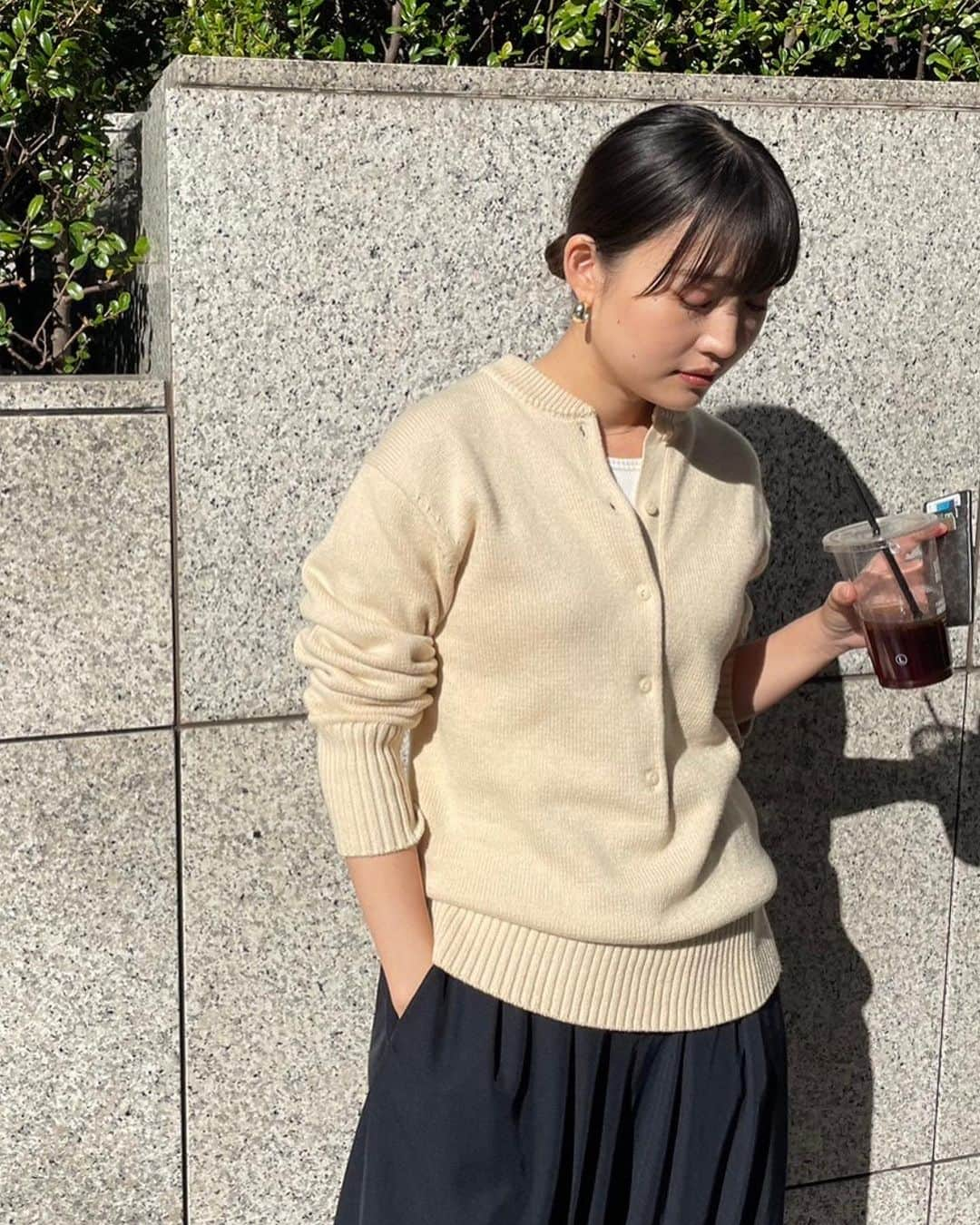 ETRÉ TOKYO ストアさんのインスタグラム写真 - (ETRÉ TOKYO ストアInstagram)「@etretokyo  【 12/7 New Arrival 】  ㅤㅤㅤ ㅤㅤㅤ #ETRE2wayスリーブワンショルダーワンピース O.WHITE / BLACK S.M size ¥26,400(tax in) ㅤㅤ  #ETREフロントボタンミドルゲージニットプルオーバー BEIGE / NAVY F size ¥24,200(tax in) ㅤㅤㅤ ㅤ #ETRE2wayシルエットワイドパンツ GREIGE / NAVY / BLACK S.M size ¥27,500(tax in) ㅤㅤㅤ ㅤㅤ #ETRE2wayルーズネックニットプルオーバー WHITE / GREY F size ¥30,800(tax in)  ㅤㅤㅤ ㅤㅤㅤ #ETREスタンドネックパディングコート O.WHITE / BLACK S.M size ¥39,600(tax in)  ㅤㅤㅤ ㅤㅤㅤ #ETRE2ピースレイヤードシャツ BEIGE / NAVY F size ¥29,700(tax in) ㅤㅤㅤ  ㅤㅤㅤ┈┈┈┈┈┈┈┈┈┈┈┈┈┈┈┈┈┈┈ ㅤㅤㅤ ㅤㅤ  【INFORMATION】 ⁡ㅤㅤㅤ ⁡ ※12/7(木)発売のアイテムは、12/8(金)12:00よりお在庫のある場合、ルミネカード会員様限定で店舗通販のご利用が可能です。  ⁡ ※お電話がつながりにくい可能性がございます。 ⁡ ※また混雑時には入場制限及び 試着点数の制限を設けさせて頂きます。 予めご了承ください。 ⁡ ⁡ ご理解、ご協力を賜りますよう 心よりお願い申し上げます。   ㅤㅤㅤ 【LUMINE SHINJUKU STORE】 ETRÉ TOKYO ルミネ新宿2店 TEL：03-5989-0979  ー営業時間ー (平日、土日祝)11:00-21:00 ⁡  #etretokyo#etre#fashion#etretokyoshinjuku #etre#2023etre#etretokyo_staff_ootd#2023aw #大人ファッションコーデ #シンプルスタイル  #オトナカジュアルコーデ #冬アウター #オケージョンワンピース #レイヤードシャツ #ワイドパンツコーデ」12月4日 15時04分 - etretokyo_store