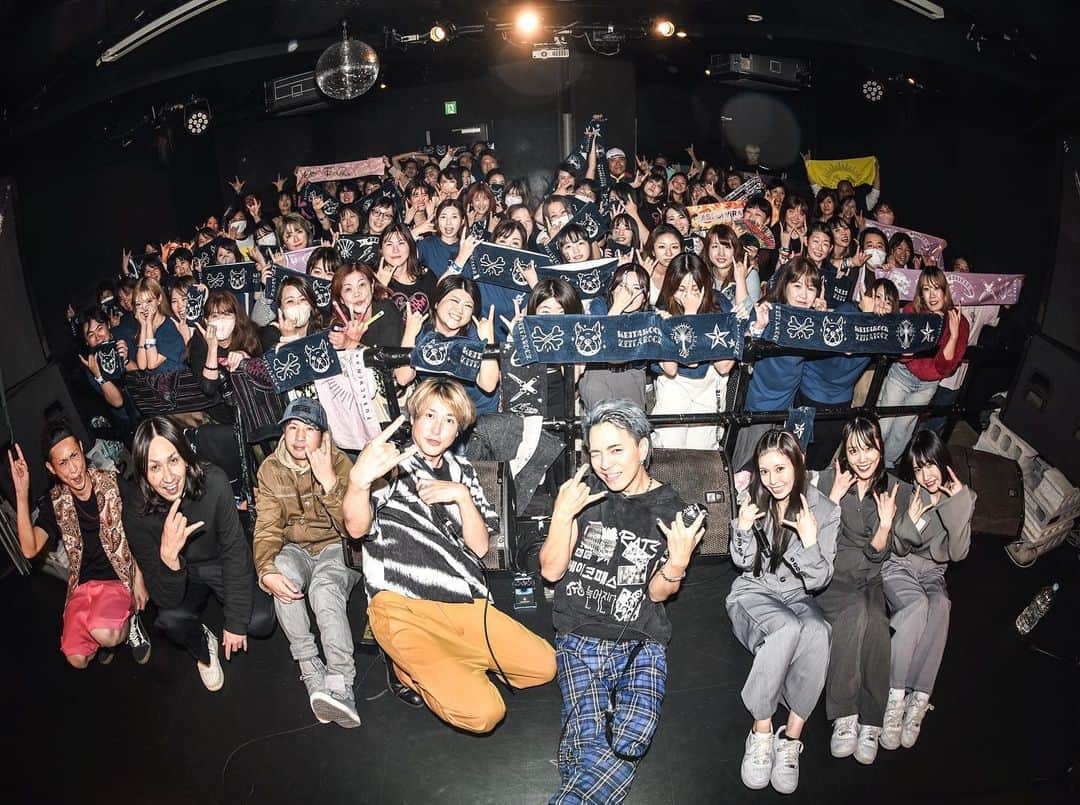 敬太郎のインスタグラム：「12/2 KEITAROCKで遊びたいリリースツアー 対バン町田編 (フラチナリズム、prink)  セットリスト  アレス iCE LAST DANCE BiteMe Wonderful World 尊いよ 歌いたい KEITAROCK  〔collaboration〕  大馬鹿者 with モリナオフミ 俺たちに明日は来る with prink & morink」