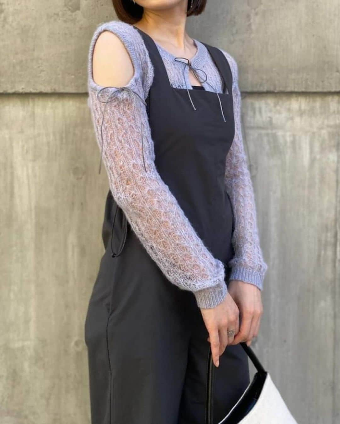 HONEY MI HONEY OFFICIALさんのインスタグラム写真 - (HONEY MI HONEY OFFICIALInstagram)「【re item in】  sheer mohair ribbon tops gray.pink.bluegray  人気アイテムが再入荷しました  @honeymihoney_official  #HONEYMIHONEY」12月4日 15時09分 - honeymihoney_official