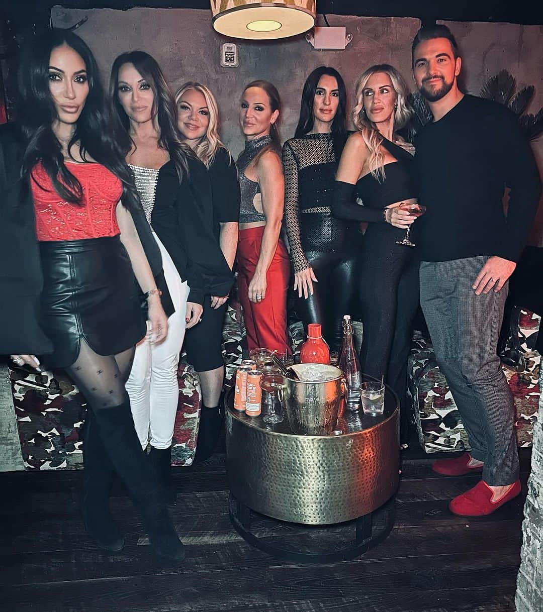 メリッサ・ゴーガのインスタグラム：「Annual NYC cousins weekend 🎄They are my world! Love making memories with them year after year❣️」