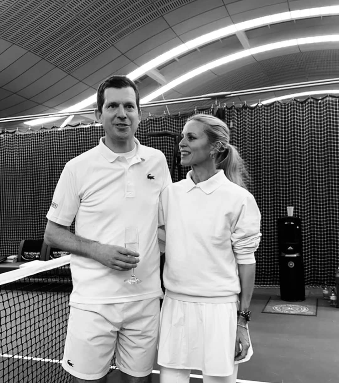 ローラ・ベイリーのインスタグラム：「Always meet your heroes.   Tonight at Wimbledon 💫  Thank you & congrats Tim ~  the non-stop tennis weekend! 🎾🎉  Sport changed my life as a kid. And now. And always.   Lucky to have found passion & community on the road & on court.  Grateful every single day.  Link in my stories to support the brilliant work of the @timhenmanfdn  ~ transforming the lives of disadvantaged young people ~  #sportforall #sport #education #thebiggive #timhenmanfoundation #tennis #wimbledon」