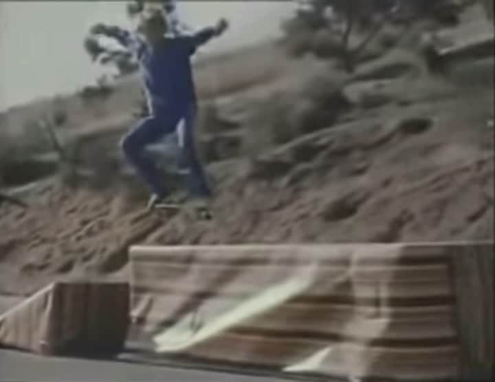 トニー・ホークのインスタグラム：「This clip from “The Magic Rolling Board” (1976) still blows me away. Yes, he (Ed Nadalin? Steve Shipp?) is grabbing with his toes because the Ollie technique had not yet been discovered / created / unlocked. We stand on the shoulders of giants. 🦶🏼🛹🦶🏼」