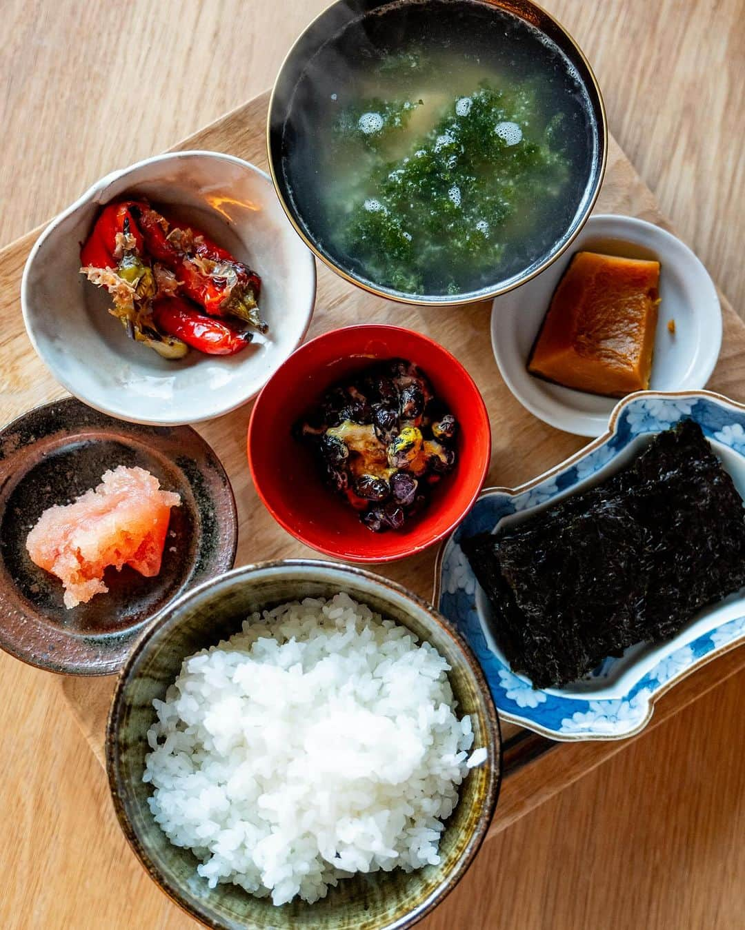 武井義明のインスタグラム：「メインのおかずは焼き海苔です。  #leica_photos #leicaphoto #leicaphotography #leicasl #leicasl601 #foodphotography #foodphotographyandstyling」