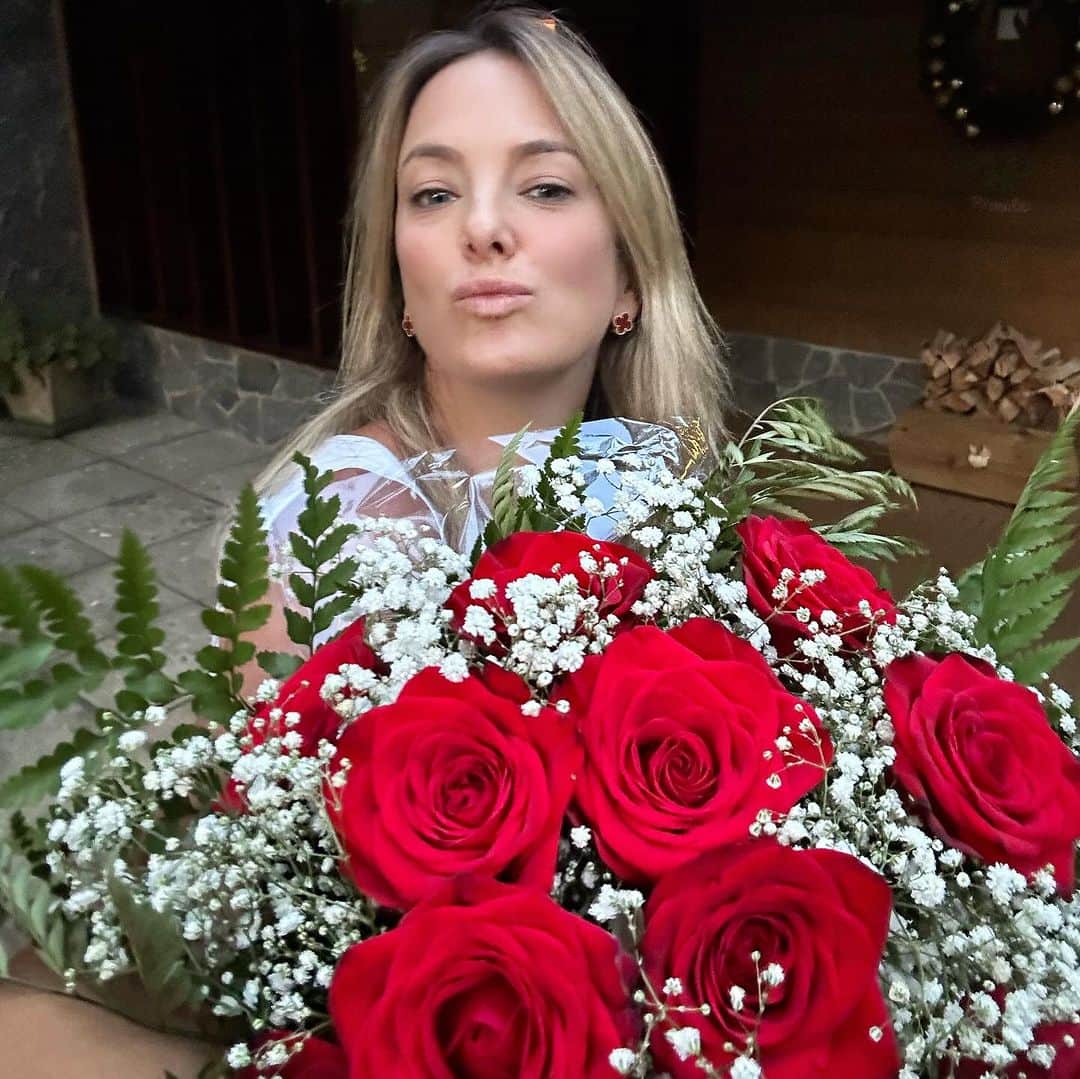 Tic iPinheiroのインスタグラム：「Eu vejo flores em vc🌹」