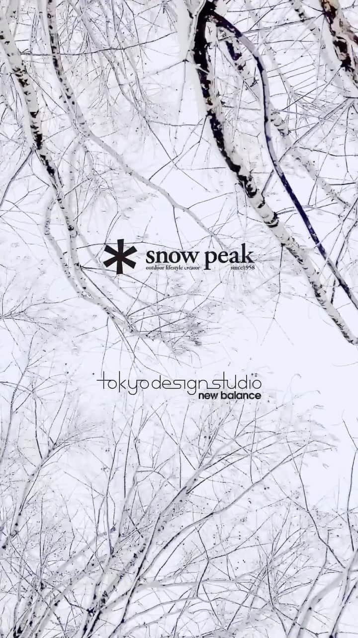 Snow Peak Apparelのインスタグラム：「⁡ Snow Peak × TOKYO DESIGN STUDIO New Balance Niobium Concept 3 Capsule Collection ⁡ ⁡ 12/8に、コラボレーション第5弾となる新型フットウェアとアパレルのカプセルコレクションを、日本国内限定で先行発売致します。 ⁡ 世界初登場の2WAY・アルティメット・スノーブーツ “TDS Niobium Concept 3” や、フットウェアとリンクしたグラフィックデザインでSnow Peakが製作したダウンジャケットとベスト、さらに今回のフットウェア専用の和カンジキを限定発売します。  ⁡ ⁡ ■取り扱い店舗  （フットウェア＋アパレル＋和かんじき） Snow Peak表参道 ※和カンジキについてはフットウェアとセット販売となり単品での販売はございません。 ⁡  （フットウェア＋アパレル）  @snowpeak_lumine_shinjuku  @snowpeak_kyoto_fujiidaimaru  @snowpeak_hq  @newbalance_t_house  Snow Peak公式オンラインストア  （フットウェアのみ） @snowpeak_landstation_tokyo  @snowpeak_sapporo_factory ※ その他一部の東京デザインスタジオ ニューバランス取り扱い店舗 ⁡ ⁡ 商品及び販売方法詳細は、公式HP及び各店インスタグラム等をご確認ください。  ーーーーーー  *These products will be available in limited stores worldwide in January 2024.  ーーーーーー ⁡ ⁡ Photography, Cinematography / Kiyotaka Hamamura @kiyotakahamamura Styling / Eiji Takahashi @eitytakarakia Production / W Inc. @w_tokyo @gontake Produced by Snow Peak & TDS / @snowpeak_official @snowpeak_apparel @newbalance_t_house ⁡ ⁡ #snowpeak #snowpeakapparel  #tokyodesignstudio  #newbalance」