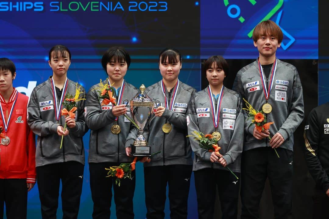 のインスタグラム：「Blinded by all the gold from #ITTFWorldYouths 🏆🏅✨  U15 Girls' Team - Japan U15 Boys' Team - China U19 Girls' Team - China U19 Boys' Team - China U15 Girls' Singles - Yuna Ojio U19 Girls' Singles - Kuai Man U19 Boys' Singles - Lin Shidong U15 Boys' Singles - Sun Yang」