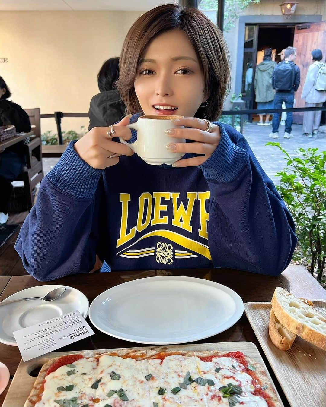 FukamizuYukina さんのインスタグラム写真 - (FukamizuYukina Instagram)「_ おはよう🌤️☕️🌼 今週も1週間充実させよっ🤜🏻🫷🏻 ㅤㅤㅤㅤㅤㅤㅤㅤㅤㅤㅤㅤㅤ @barphase_fukuoka オープンして あっという間に今月で5ヶ月経つ💨 東京と福岡の行ったり来たりで今年は 特にフライト移動も多くて(毎年だけどｗ) とにかく行動してきた一年👣✨ ㅤㅤㅤㅤㅤㅤㅤㅤㅤㅤㅤㅤㅤ 年末、はあ〜頑張った〜あ！！って 溶けられるくらい最後まで全力で 突っ走ろうがんばるううう✊🏻⤴︎⤴︎ ㅤㅤㅤㅤㅤㅤㅤㅤㅤㅤㅤㅤㅤ #daikanyama #ivyplace #ivyplace代官山 #代官山カフェ #代官山ランチ #barphase」12月4日 10時25分 - peitaro72