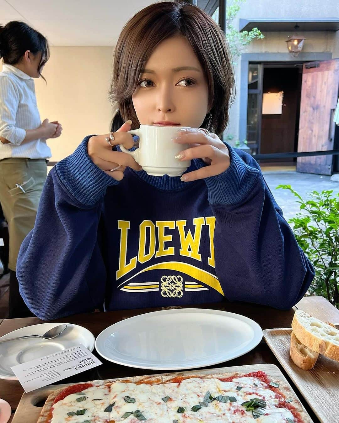 FukamizuYukina さんのインスタグラム写真 - (FukamizuYukina Instagram)「_ おはよう🌤️☕️🌼 今週も1週間充実させよっ🤜🏻🫷🏻 ㅤㅤㅤㅤㅤㅤㅤㅤㅤㅤㅤㅤㅤ @barphase_fukuoka オープンして あっという間に今月で5ヶ月経つ💨 東京と福岡の行ったり来たりで今年は 特にフライト移動も多くて(毎年だけどｗ) とにかく行動してきた一年👣✨ ㅤㅤㅤㅤㅤㅤㅤㅤㅤㅤㅤㅤㅤ 年末、はあ〜頑張った〜あ！！って 溶けられるくらい最後まで全力で 突っ走ろうがんばるううう✊🏻⤴︎⤴︎ ㅤㅤㅤㅤㅤㅤㅤㅤㅤㅤㅤㅤㅤ #daikanyama #ivyplace #ivyplace代官山 #代官山カフェ #代官山ランチ #barphase」12月4日 10時25分 - peitaro72