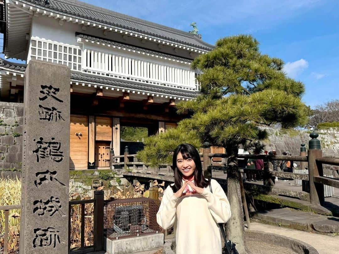 久保井朝美さんのインスタグラム写真 - (久保井朝美Instagram)「🏯 日本最大級の城門❤️  2020年に再建された 御楼門と 初対面してきました🫶  本当に大きかった😳😳  #鹿児島城 #鶴丸城 #御楼門 #島津家久 #日本100名城 #久保井朝美 #気象予報士 #城ガール #お城好き #お城好きな人と繋がりたい #japanesecastle」12月4日 10時39分 - asami_k920