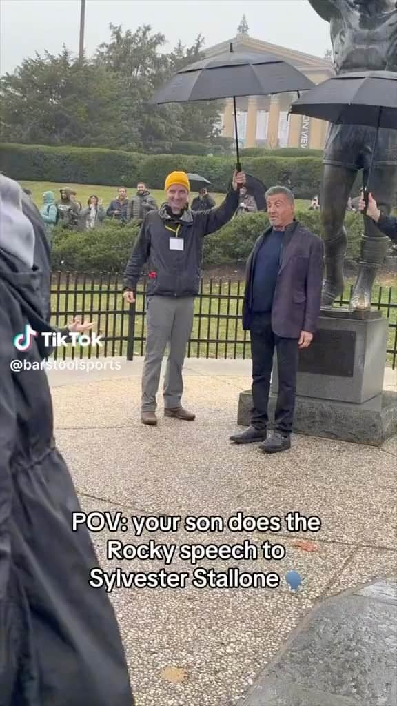 シルヴェスター・スタローンのインスタグラム：「This kid is a real life Rocky! @roknowswrestling We are at the Philadelphia Museum and statue, where they have declared Dec. 3rd  Official Rocky Day.  Thanks Philly, what an honor!」