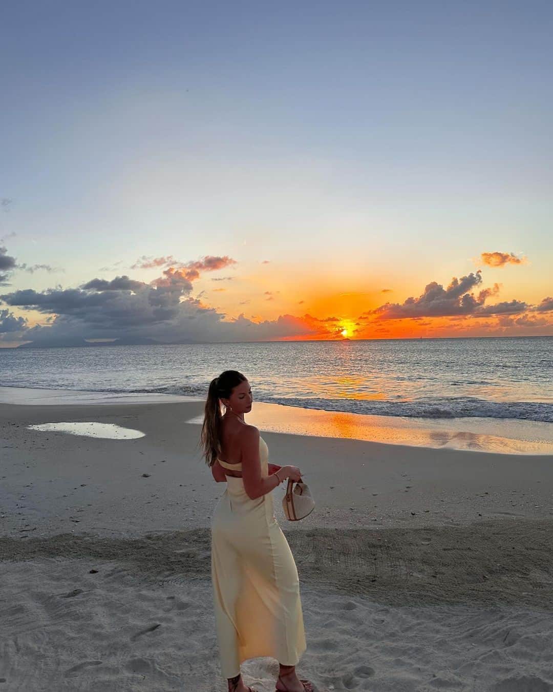 Beginning Boutiqueのインスタグラム：「Sunset moment in our best-selling Maiah Yellow Maxi Dress ✨ As seen on the beautiful @diana.harris!」