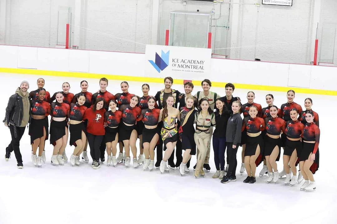 小松原美里さんのインスタグラム写真 - (小松原美里Instagram)「Happy World Ice Skating Day ⛸️❄️  So happy for sharing precious time and see skating lovers🩵 @worldiceskatingday @iceacademyofmontreal ⛄️⭐︎  #worldiceskatingday2023  #WISD23」12月4日 11時09分 - missatoooo