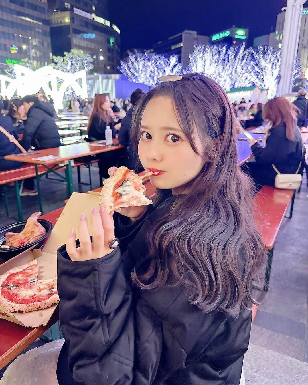 近藤沙瑛子さんのインスタグラム写真 - (近藤沙瑛子Instagram)「おはよう～🎅🏻 髪型好評でしたのでまたそのうちやります🙏🏻💭 福岡楽しかった   #クリスマスマーケット  #福岡  #博多駅  #福岡観光  #アイドル  #アイドルヘア  #デコ出し」12月4日 11時28分 - saekondo_inu