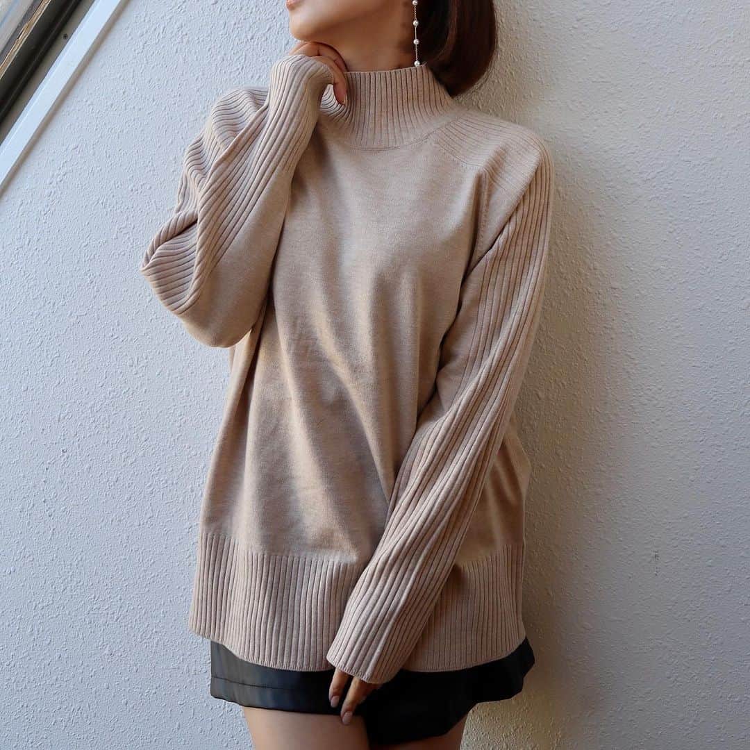 セシルマクビーのインスタグラム：「❄️coming soon❄️ CECIL McBEEの新作ニットカーディガンお楽しみに♡  🎁メルマガご登録で¥500クーポンプレゼント🎁 CECIL McBEEのメルマガ登録で お得な情報をゲットしよう！！  メルマガ購読可に変更された方限定で 翌月初にクーポンコードを送付いたします。 　 ※Mecollect全商品クーポン対象 ※税込5,500円以上のご購入でご使用いただけます ※クーポンご使用時はご購入ページにて、クーポンコードの入力をお願いいたします。  新規会員登録はアカウントプロフィールURLから▼ @cecilmcbee_official  #cecilmcbee #セシルマクビー #アウター #ニットコーデ」