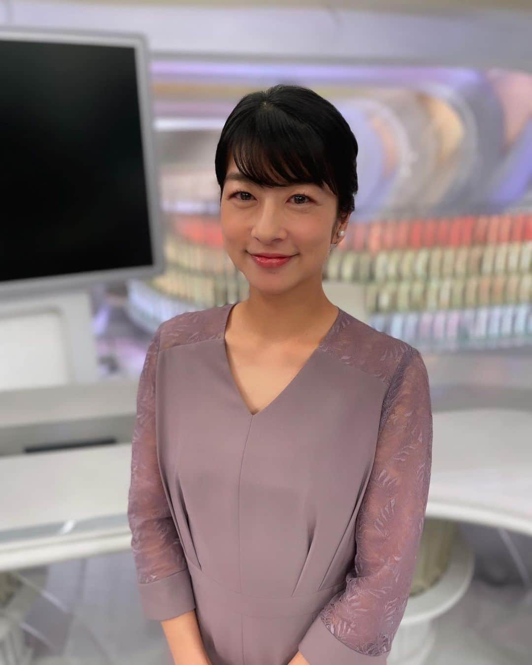 生野陽子のインスタグラム：「昨日も「Live Newsイット！」 ありがとうございました。  体調を崩してしまい 会社や番組の皆さんの優しさが 心に沁みた1週間でした😭😭  皆様もどうぞご自愛くださいね。」