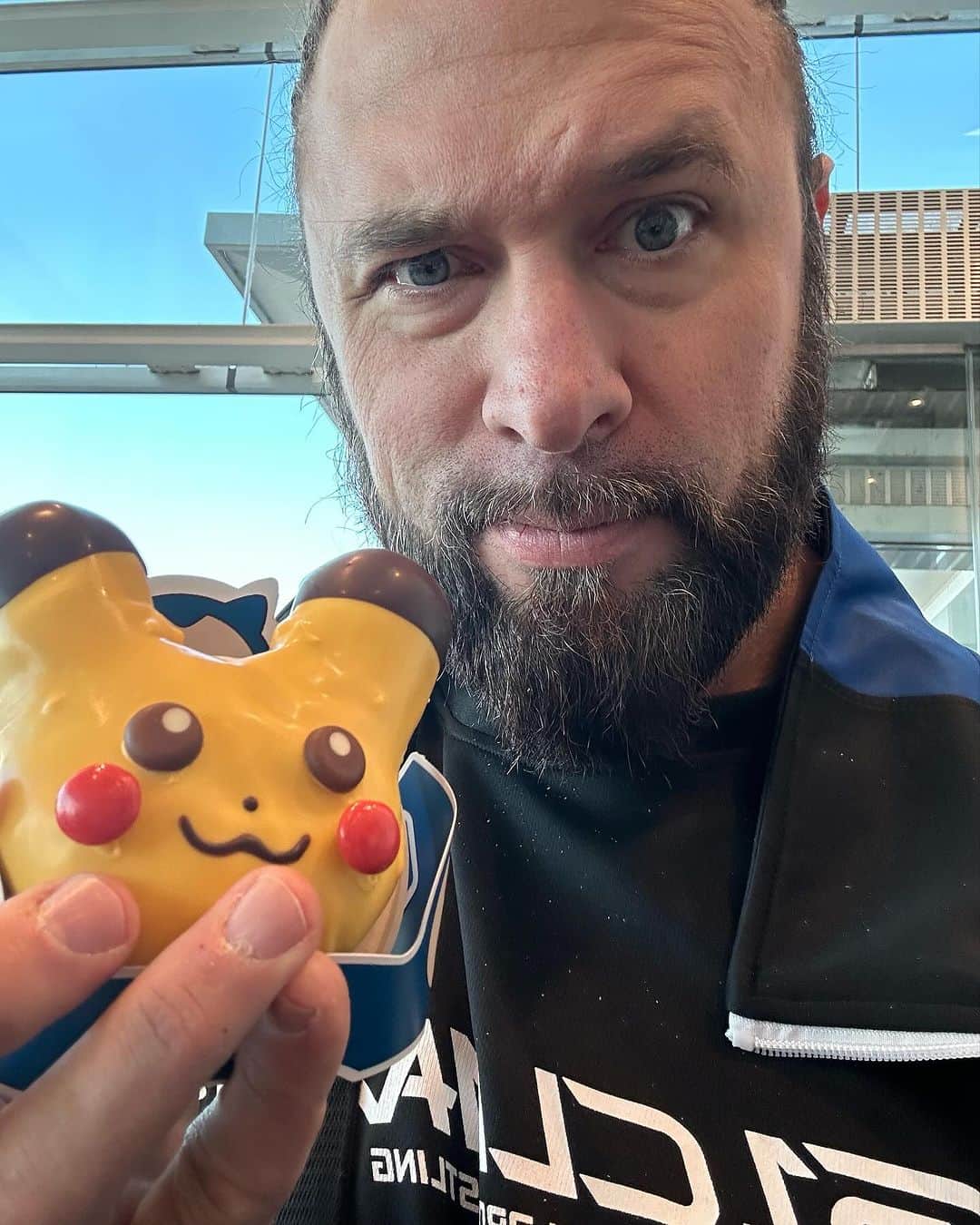 ランス・アーチャーのインスタグラム：「Pikachu tasted Gewwwwwd!」